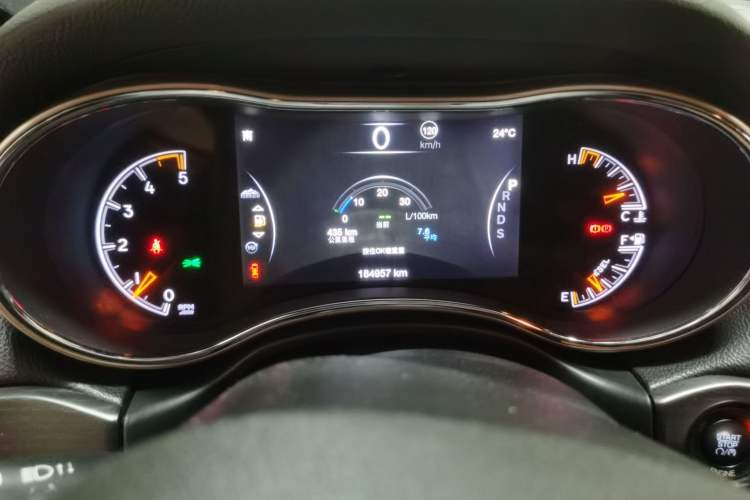 Used Jeep Grand Cherokee 2014 3.0TD Diesel Comfort Navigation Version Odometer Close Up