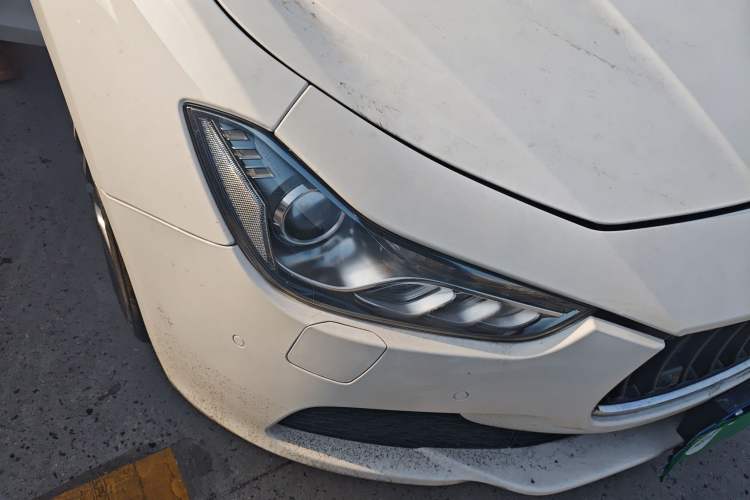 Used Maserati Ghibli 2014 3.0T Standard Edition Right Front Headlight