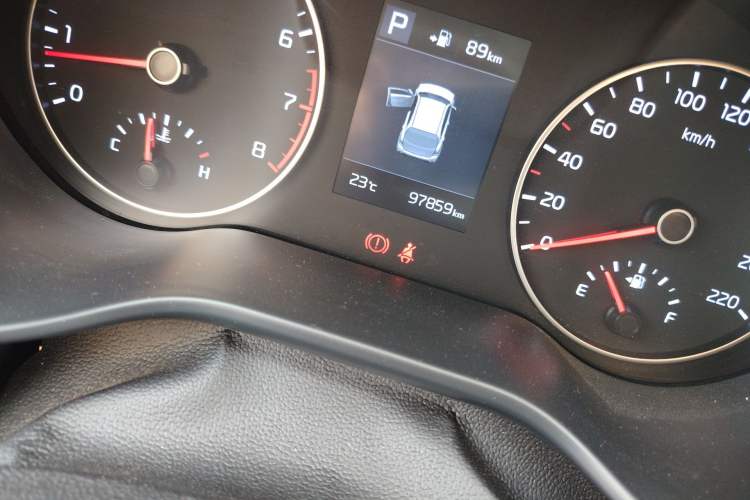 Used Kia KX Cross 2017 1.4L AT GLS Odometer Close Up