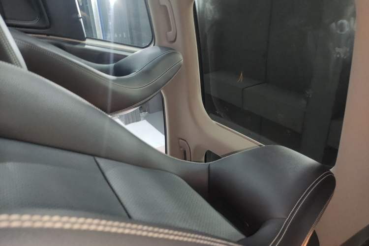 Used Mercedes-Benz GLA 2015 GLA 220 4MATIC Luxury Model Headliner