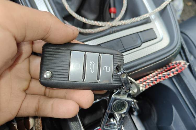 Used MG 6 2017 20T Manual Luxury Smart Connect Version China V Standard
