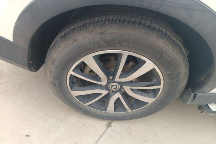 Used Dongfeng Fengon 580 2017 Revised Version 1.5T CVT Luxury Edition Right Rear Wheel Hub