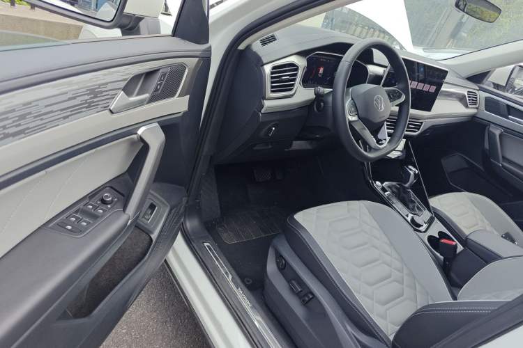 Used Volkswagen Tayron 2023 Revised Version 380TSI All-Wheel Drive R-Line High-Energy Edition