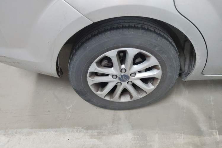 Used Ford Focus 2013 Sedan Classic 1.8L Manual Base Model Right Rear Wheel Hub