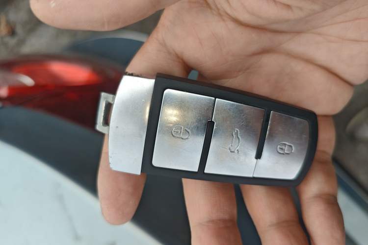 Used Volkswagen FAW-Volkswagen CC 2010 2.0 TSI Luxury Model Vehicle Key