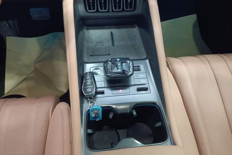 Used BYD Song L EV 2025 Intelligent Driving Version 662 km LiDAR Excellence Edition
