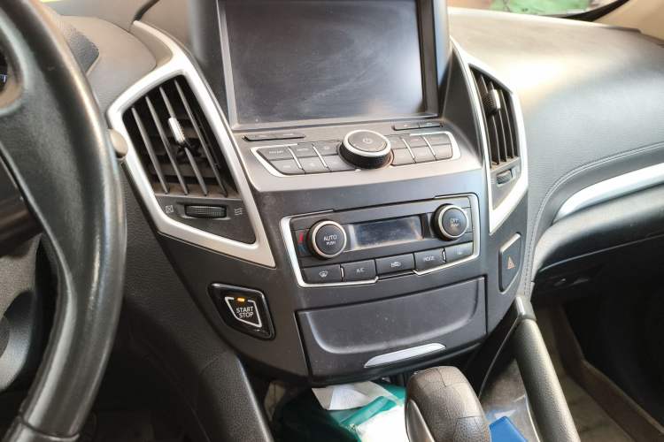 Used Dongfeng Aeolus AX7 2015 2.0L Automatic Zhiyi Trim
