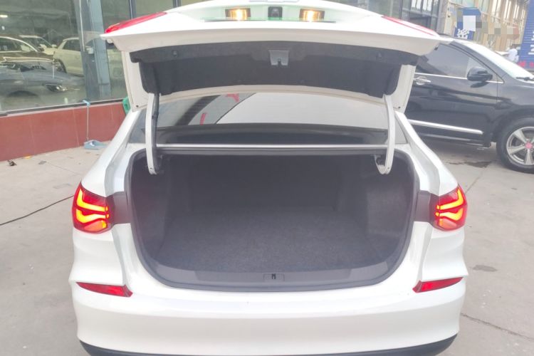 Used Chevrolet Monza 2022 320 Automatic Enjoyment Edition Trunk