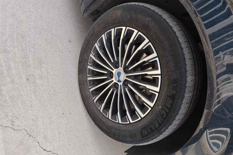 Used Denza D9 2023 DM-i 965 Luxury Model