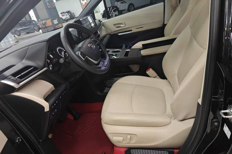 Used Toyota Granvia 2022 2.5L Hybrid Premium Edition