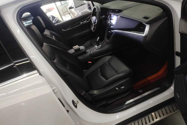 Used Cadillac XT5 2018 28E Four-Wheel Drive Tech Version
