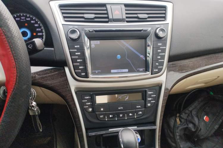 Used CHANGAN Raeton 2014 1.8T Automatic Elite Anniversary Edition China IV Standard
