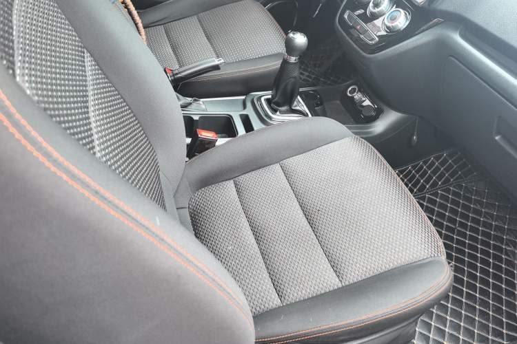 Used SWM X2 2021 1.5L Manual Business Version 7 Seats
