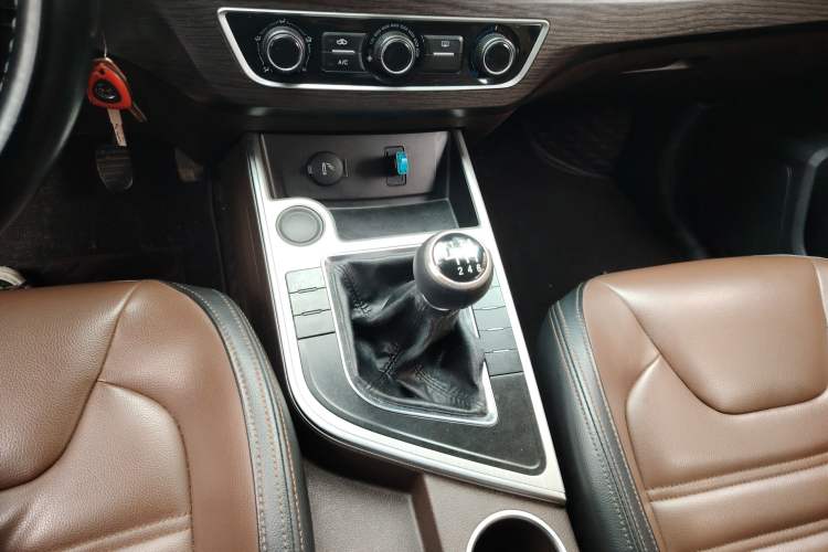 Used FORTHING Joyear X6 2017 Jingxiang Series 1.5T CVT Luxury Model
