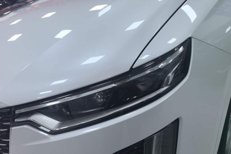 Used Cadillac XT6 2022 2.0T Six-Seater Four-Wheel Drive Luxury Version Left Front Headlight