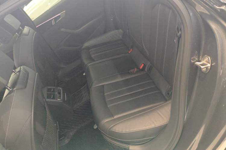 Used Audi A4L 2024 40 TFSI Luxury Dynamic Edition