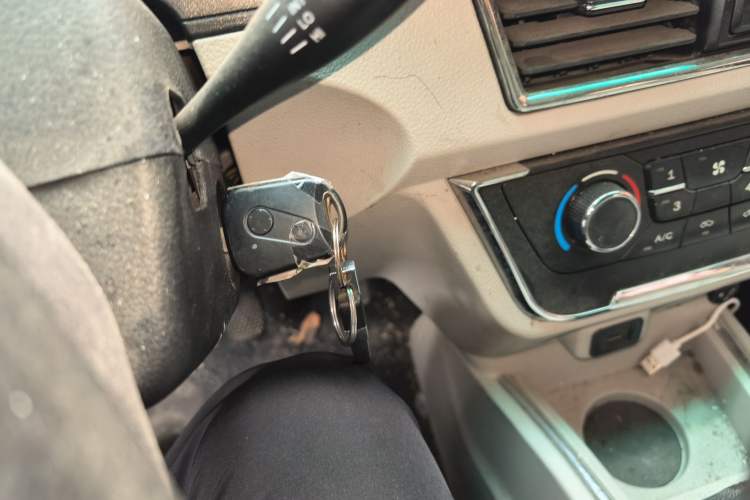 Used Jinbei New Hiace S 2019 1.5L Van Wealth Edition China VI SWC15M