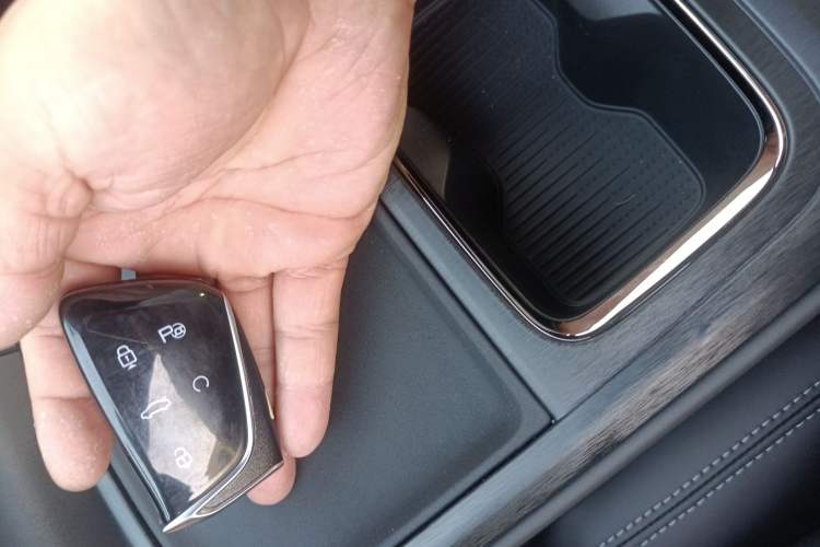 Used Dongfeng Aeolus L7 New Energy 2025 518 Comfort Edition Vehicle Key