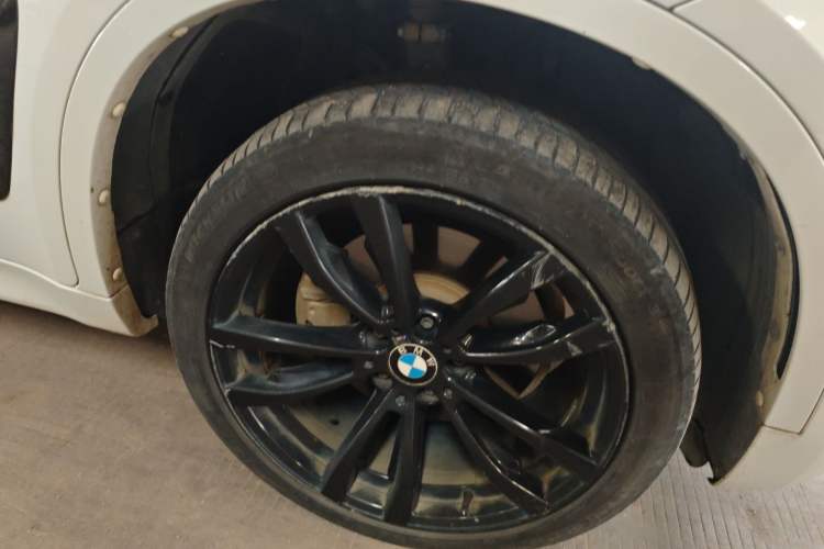 Used BMW X6 2019 xDrive35i M Sport Package Right Front Wheel Hub