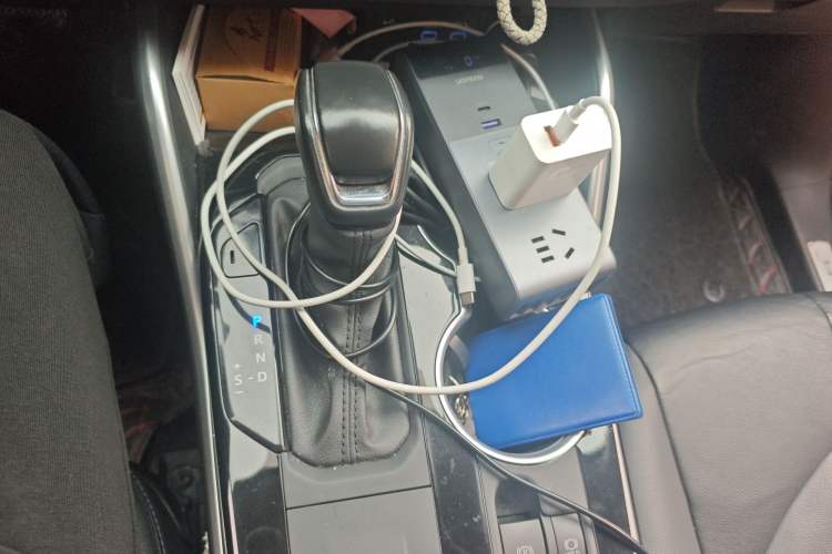 Used Toyota Highlander 2022 Dual-Engine 2.5L Four-Wheel Drive Prestige Version 7 Seats Gear Lever