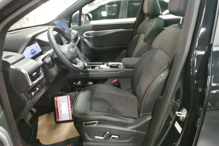 Used Geely Auto Haoyue L 2025 2.0T DCT Luxury Edition