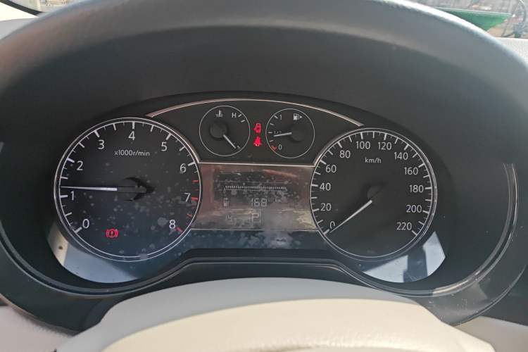 Used Nissan Tiida 2011 1.6L CVT Smart Version
