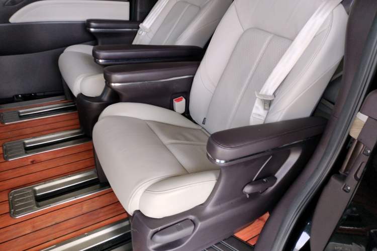 Used GAC Trumpchi M8 2021 Lingxiu Series 390T Deluxe Edition Left Rear Seat