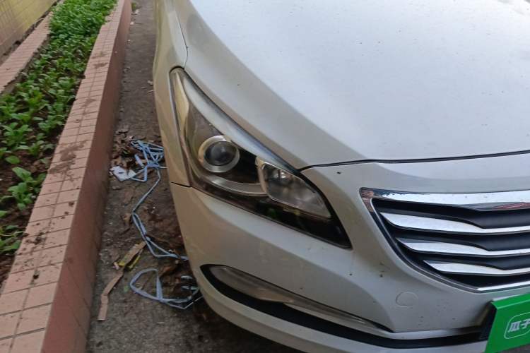 Used Hyundai Mistra 2014 1.8L Automatic Smart GLS Right Front Headlight