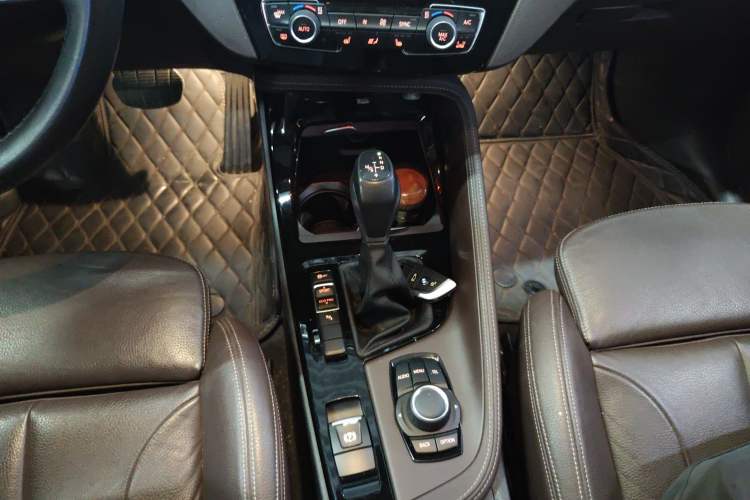 Used BMW X1 2016 sDrive18Li Luxury Model Gear Lever