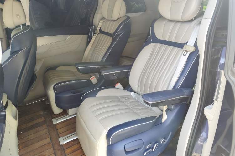 Used Roewe iMAX8 2022 400TGI Celebration Edition
