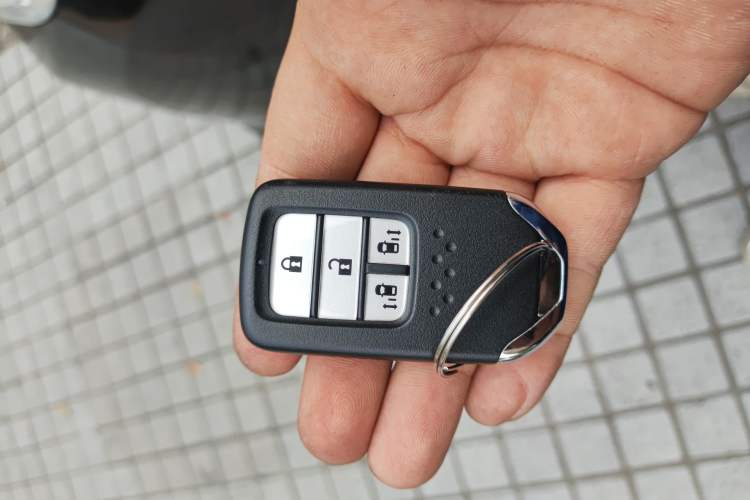 Used Honda Odyssey 2015 Revised Version 2.4L Supreme Edition
