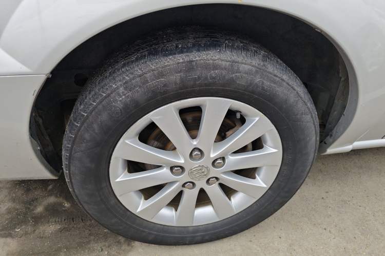 Used Buick GL8 2014 2.4L Classic Edition Right Rear Wheel Hub