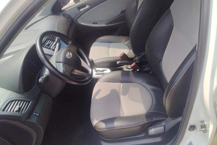Used Hyundai Verna Ray 2014 1.4L Automatic GLX Left Front Seat