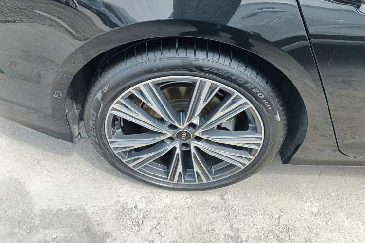 Used Audi A6L 2023 Revised Edition 45 TFSI quattro Prestige Dynamic Version Right Rear Wheel Hub