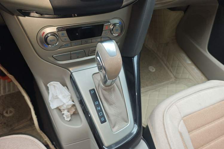 Used Ford Focus 2012 Sedan 1.6L Automatic Fashion Edition