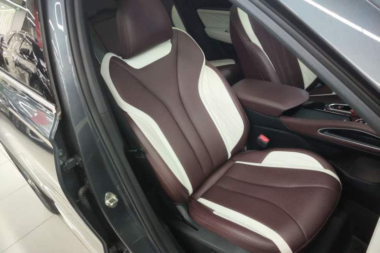 Used Geely Auto Monjaro L 2024 2.0TD High-Power Automatic Two-Wheel Drive Yunqi Version