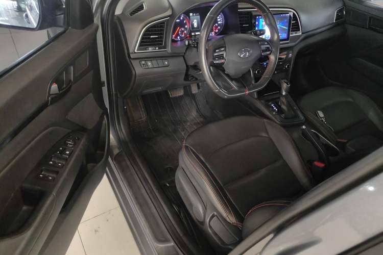 Used Hyundai Elantra (6th Generation / Lingdong) 2018 1.4T Dual-Clutch Xuan Dong · Dynamic Edition Interior 3