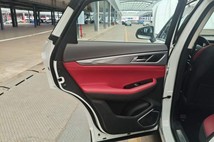 Used Changan CS85 COUPE 2023 1.5T DCT Prestige Edition
