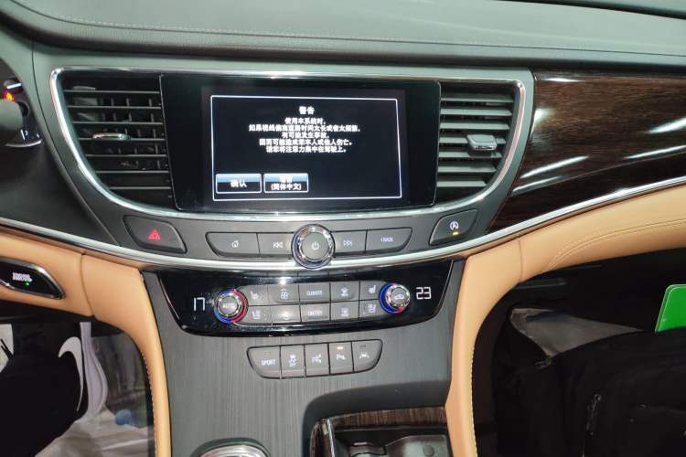 Used Buick LaCrosse 2018 28T Luxury Model