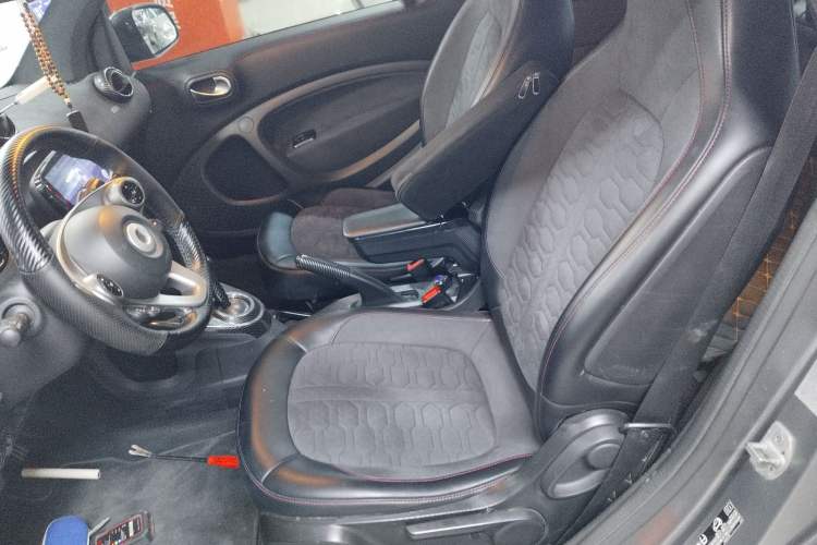 Used smart fortwo 2018 1.0L 52kW Hardtop Passion Edition China V Standard
