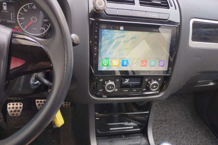 Used Yema T70 2016 Upgraded Model 1.5T Manual Leading Version Audio And AC Panel