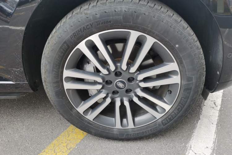 Used Land Rover Range 2024 3.0 L6 400 PS Extended Luxury Edition Right Front Wheel Hub