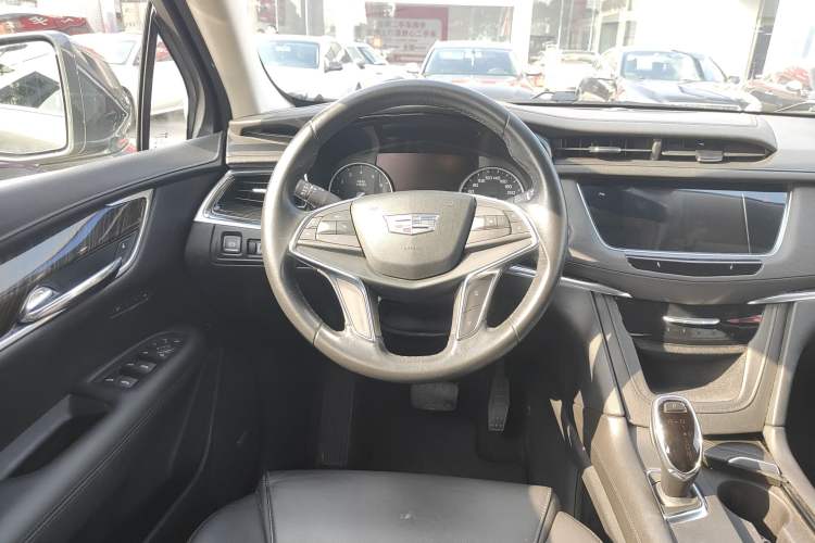 Used Cadillac XT5 2018 25T Luxury Model