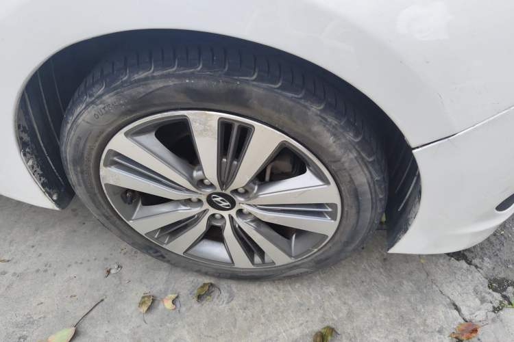 Used Hyundai Mistra 2014 1.8L Automatic Deluxe DLX Model
