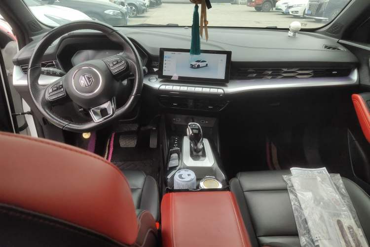 Used MG 5 2022 300TGI DCT Chao Yue Luxury Edition Center Console