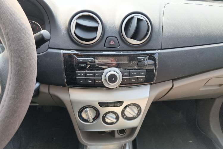 Used Changan Alsvin V3 2012 1.3L Manual Comfort Version China IV Standard
