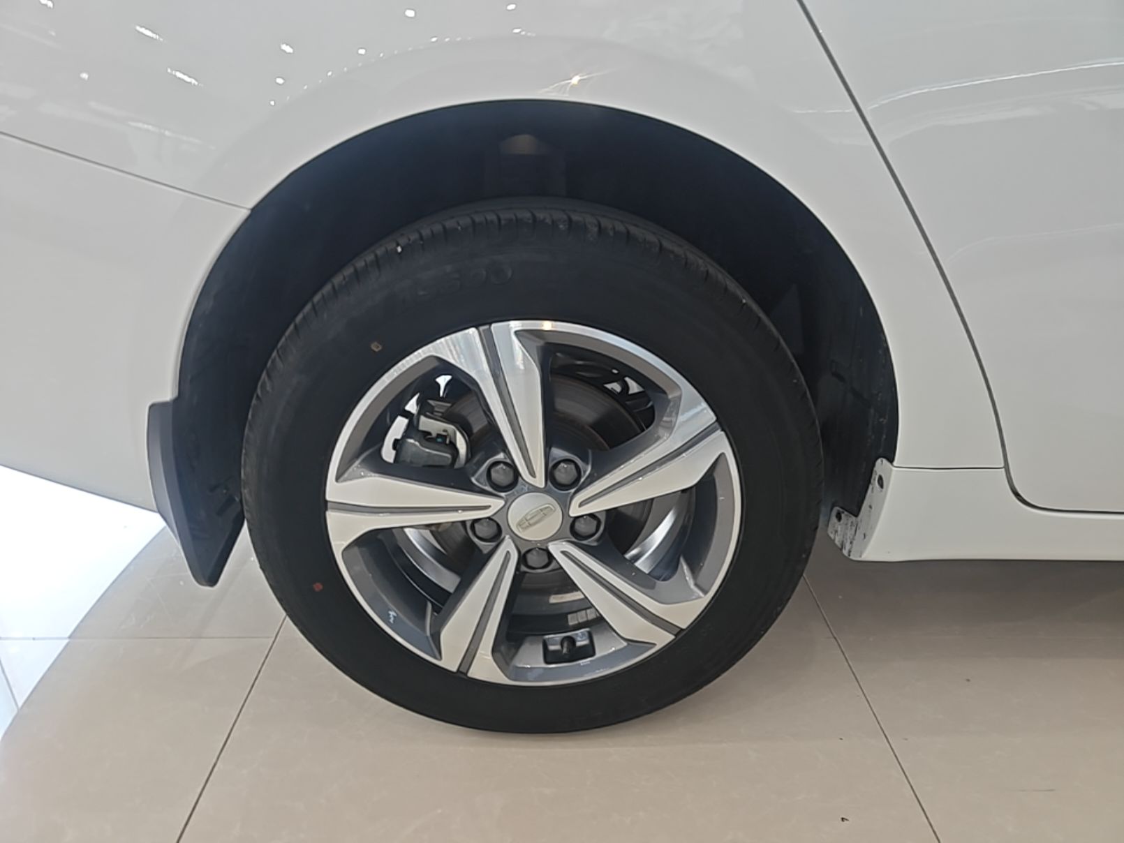 Geely Auto Emgrand L HiP 2024 Longteng Edition 1.5TD-DHT Pro 100KM Superior Model — снимка 11