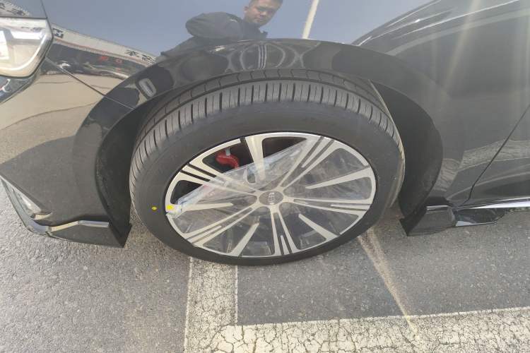 Used Geely Auto Preface 2026 Model Oriental Yao 1.5TD Kunlun Edition Left Front Wheel Hub