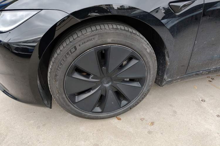 Used Tesla Model 3 2023 Long-Range All-Wheel-Drive Version
