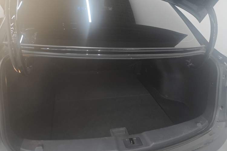 Used Hongqi E-QM5 2023 Base Travel Edition Trunk